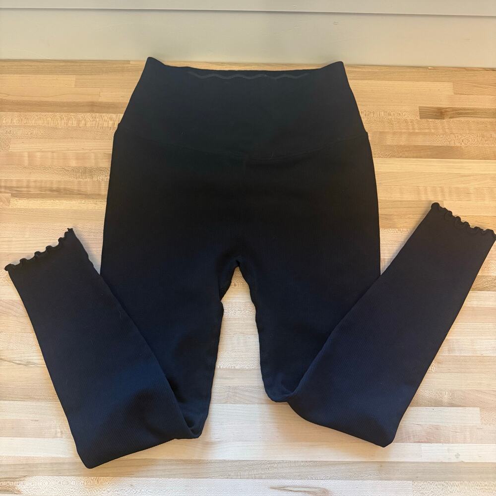 Spiritual Gangster‎ Ribbed Lettuce Hem Leggings – Black – Size M/L